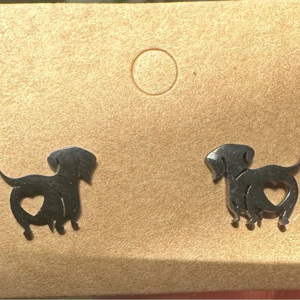 New Dachshund Dog Silhouette Heart Stud Earrings - Picture 2 of 4